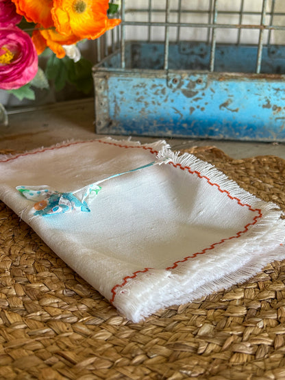 Napkins set of 4 ~ Coloured edge detail